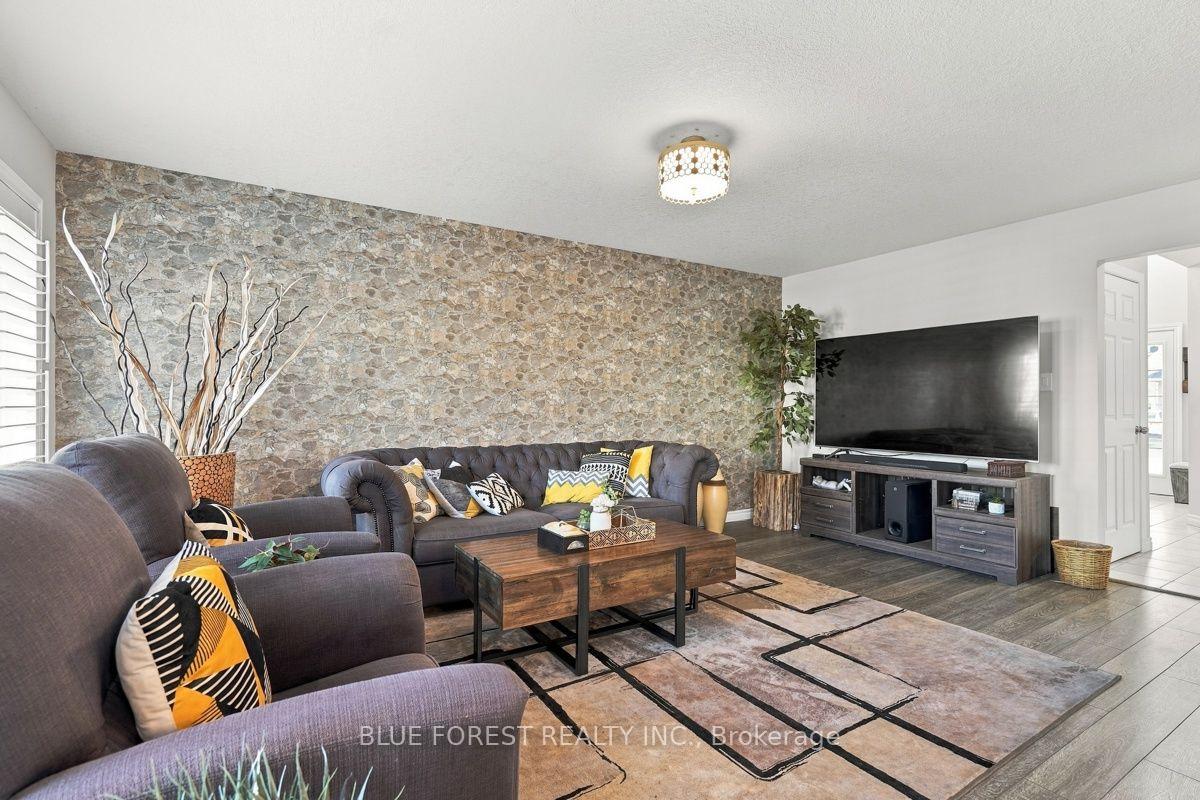 Photo 7 of 2645 Asima Drive, London, South U — HOMEH