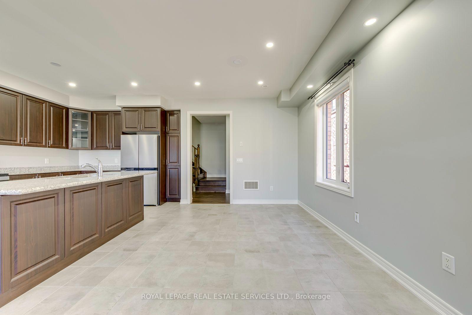 Photo 13 of 486 Silver Maple Road, Oakville, Joshua Meadows — HOMEH