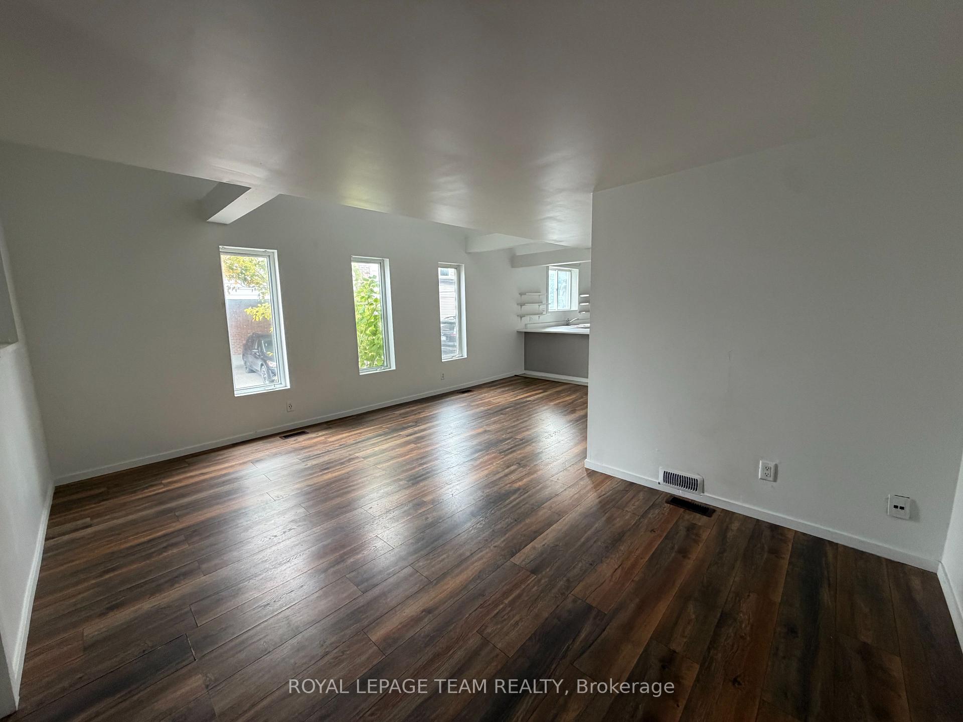 Photo 5 of 27 Poplar Street, Ottawa, West Centre Town — HOMEH