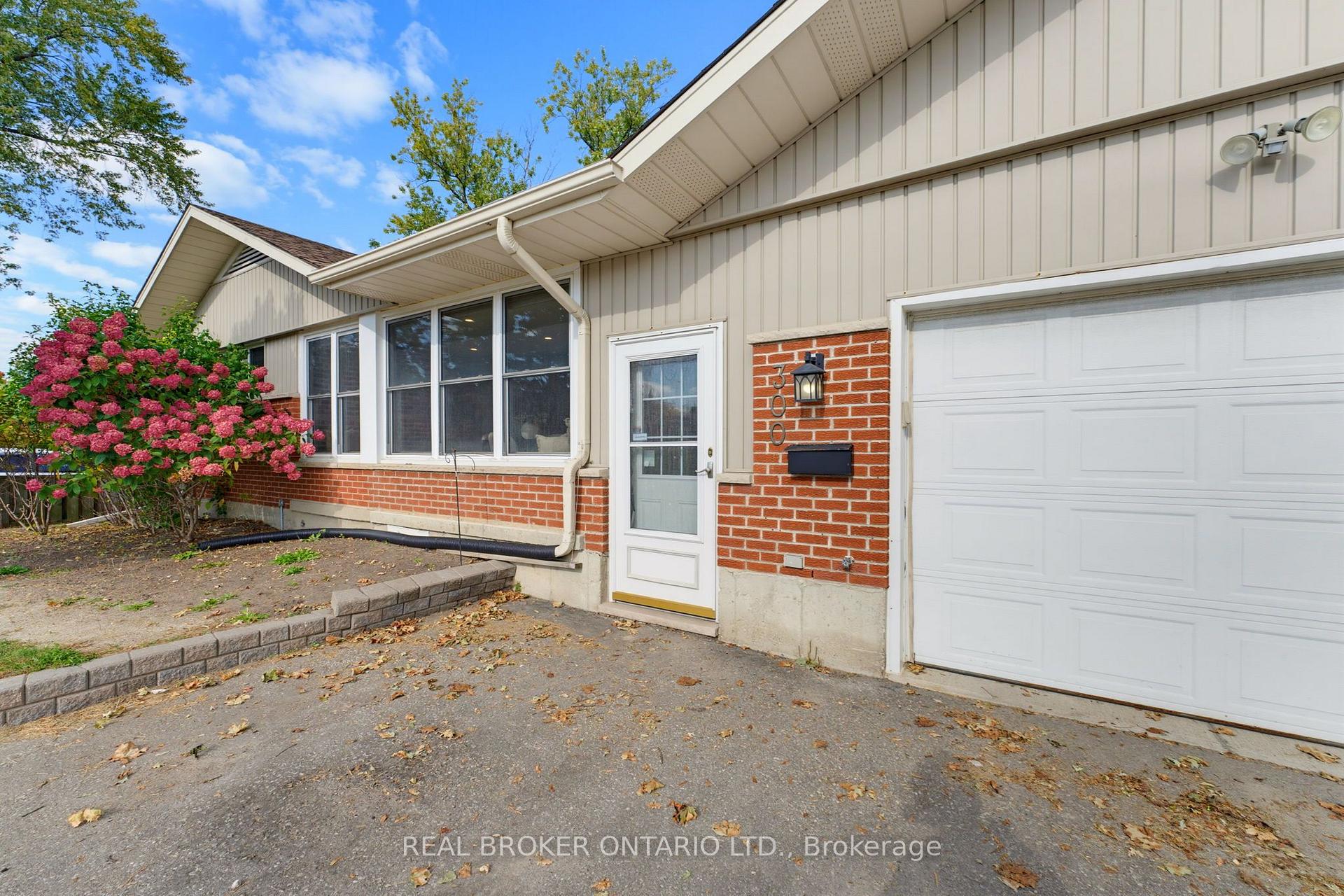 Photo 3 of 300 Westmount Road E, Kitchener, Meinzinger — HOMEH