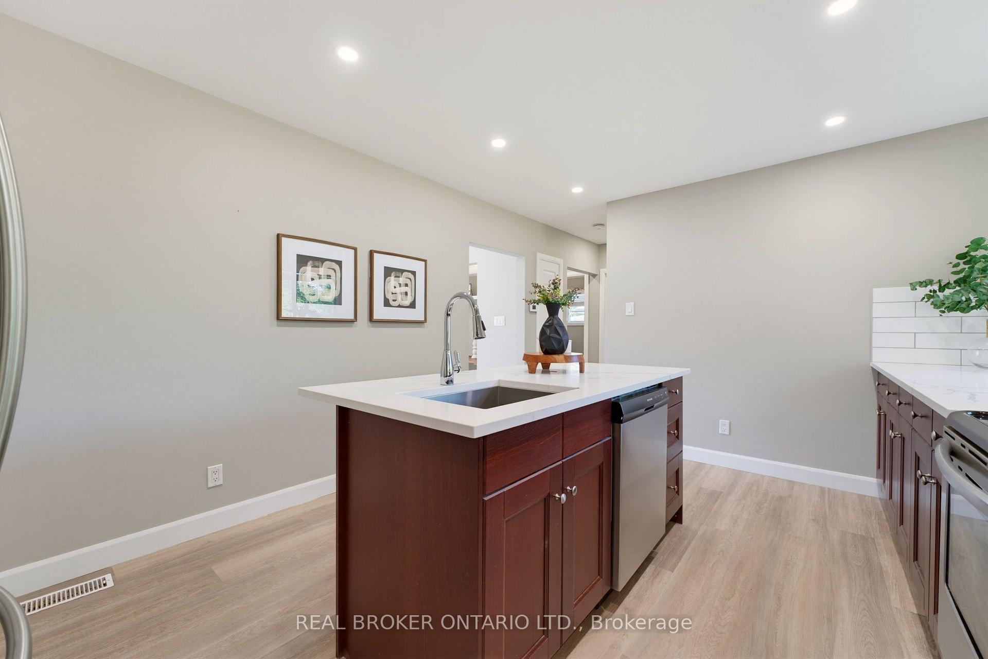 Photo 13 of 300 Westmount Road E, Kitchener, Meinzinger — HOMEH