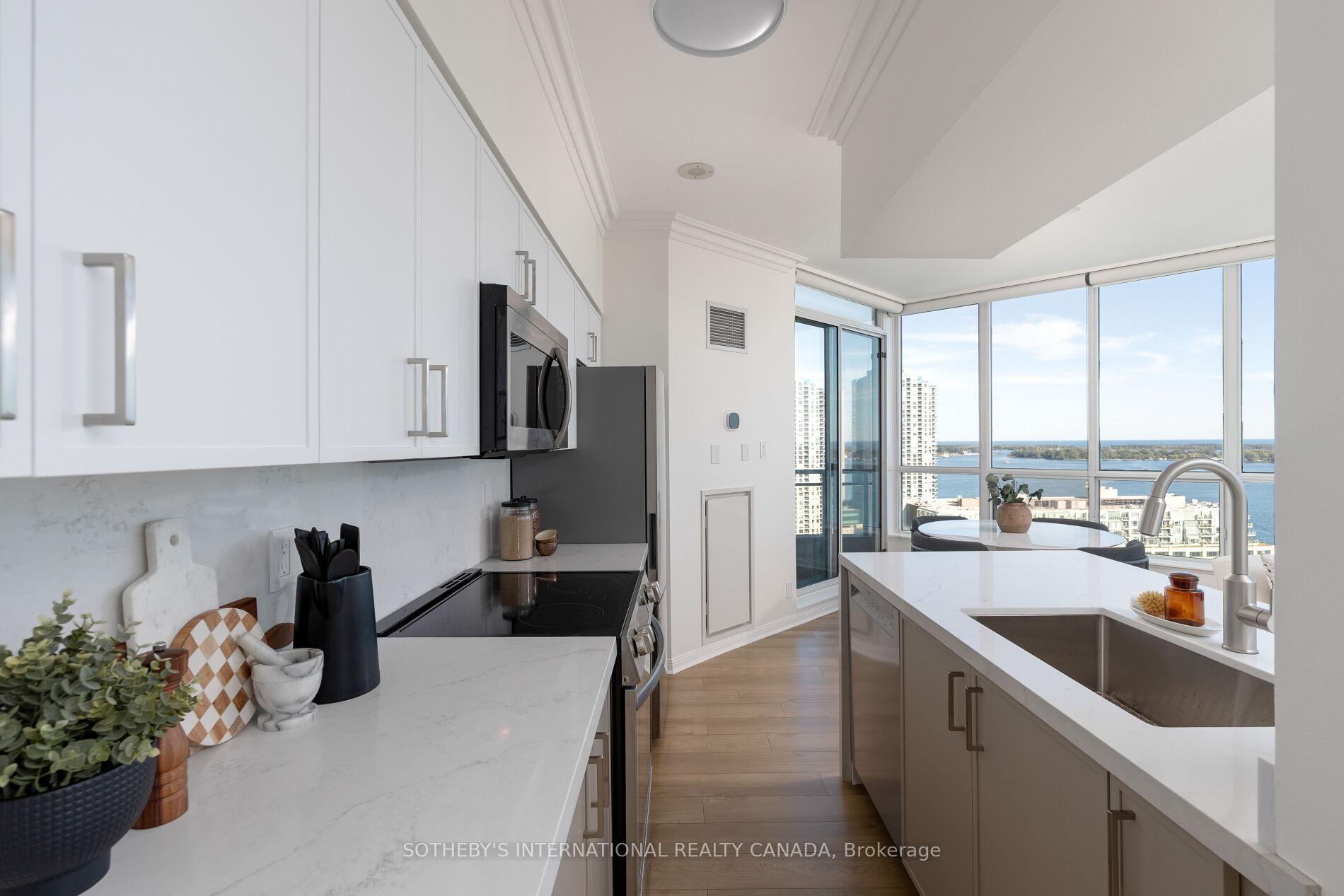 Photo 6 of Unit 2811, 230 Queens Quay W, Toronto, Waterfront Communities — HOMEH