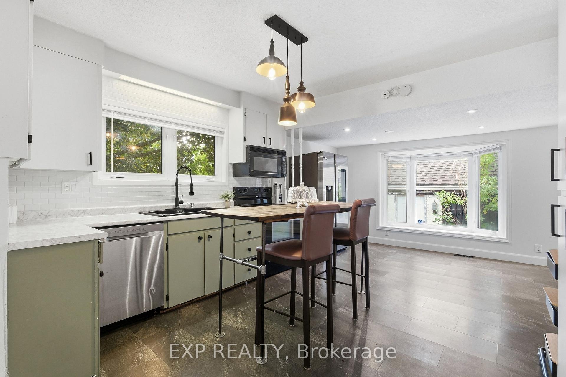 Photo 11 of 264 Britannia Avenue, Hamilton, Homeside — HOMEH