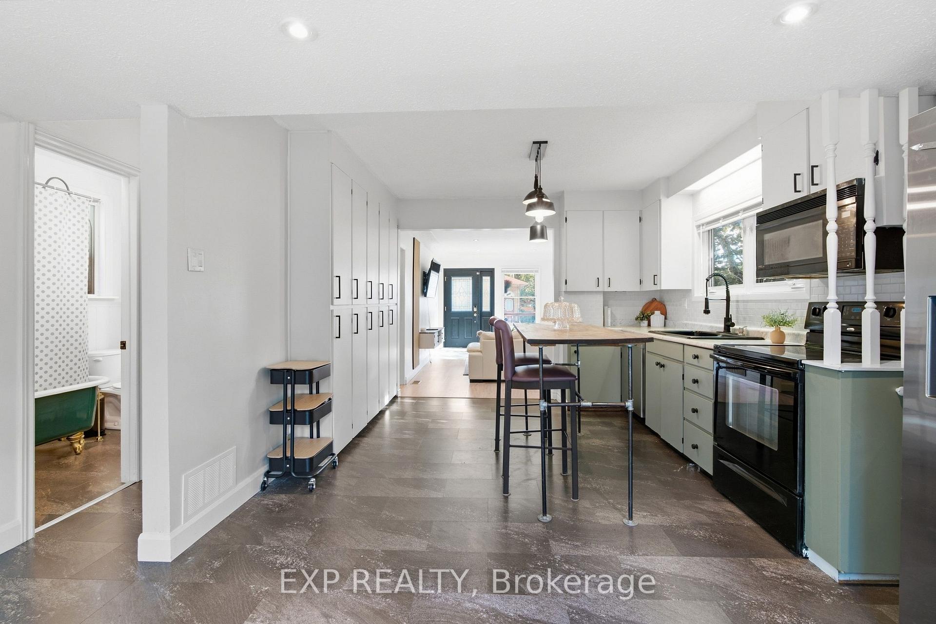 Photo 17 of 264 Britannia Avenue, Hamilton, Homeside — HOMEH
