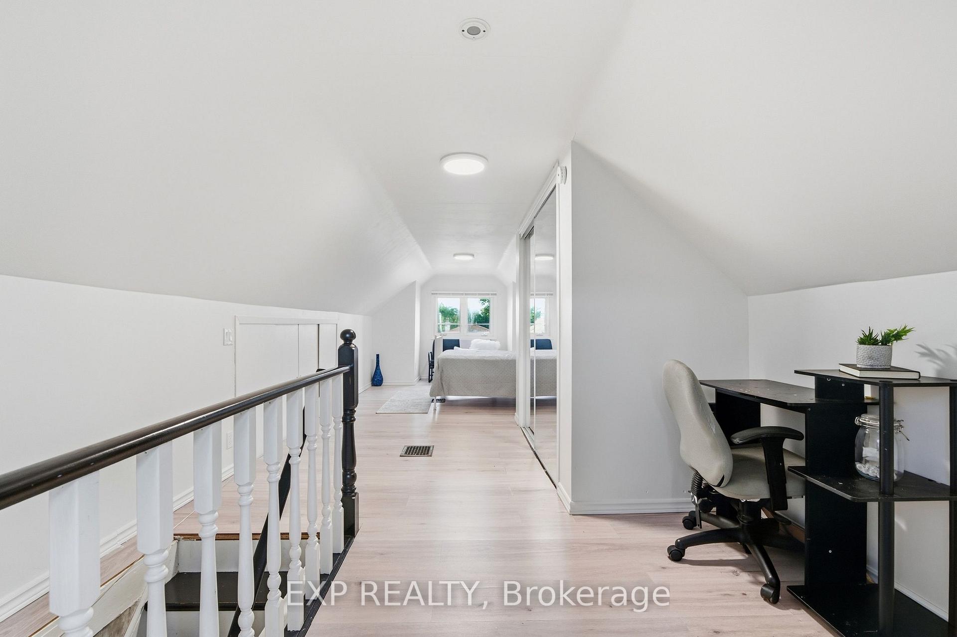 Photo 20 of 264 Britannia Avenue, Hamilton, Homeside — HOMEH