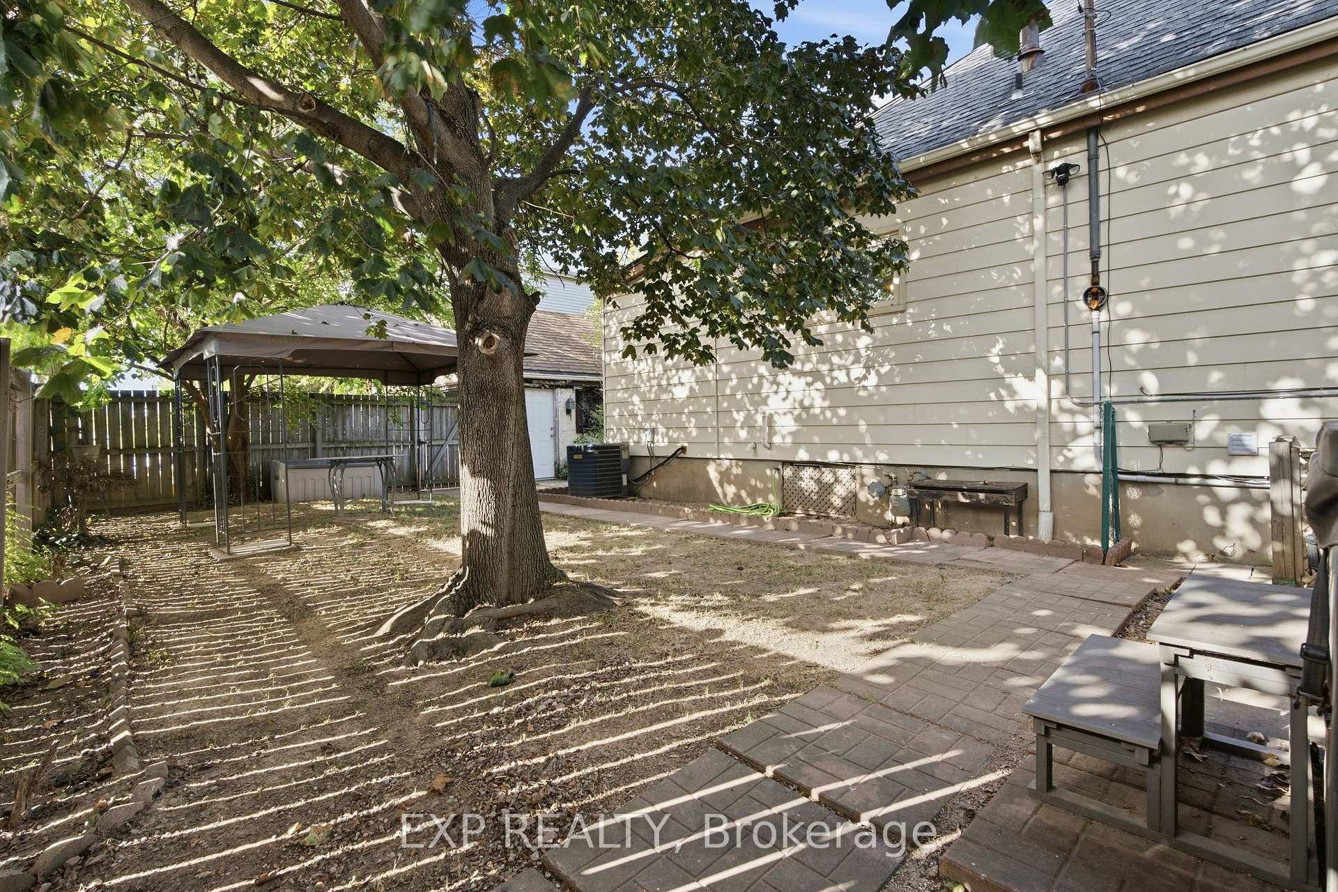 Photo 33 of 264 Britannia Avenue, Hamilton, Homeside — HOMEH