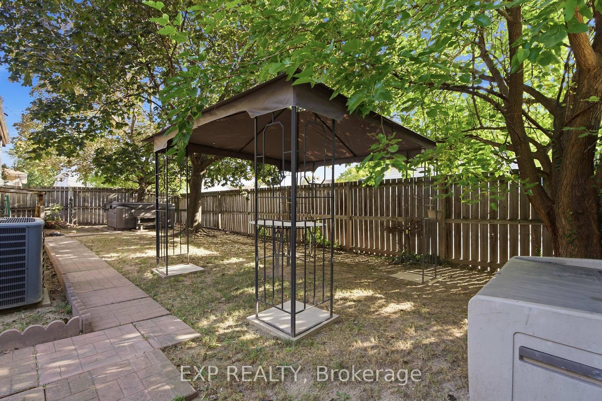 Photo 36 of 264 Britannia Avenue, Hamilton, Homeside — HOMEH