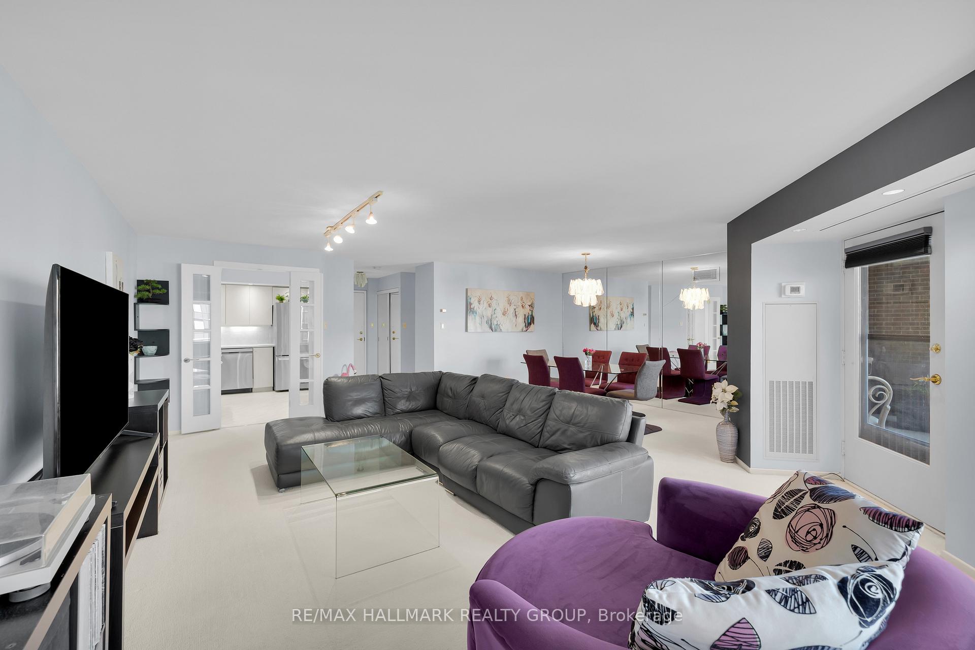 Photo 11 of Unit 810, 151 Bay Street, Ottawa, Ottawa Centre — HOMEH