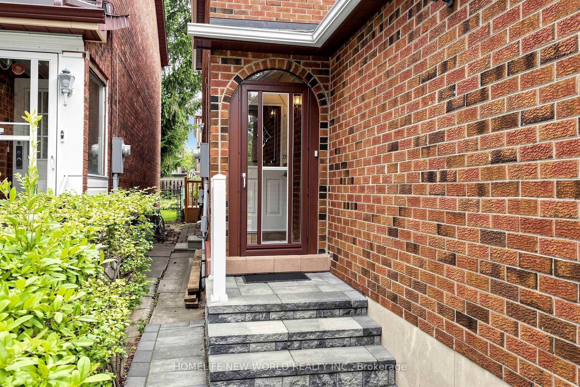 Photo 4 of 65 Tangmere Crescent, Markham, Milliken Mills East — HOMEH
