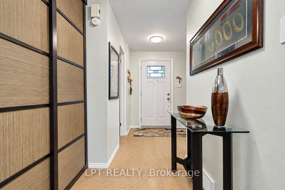Photo 4 of 65 Coolspring Crescent, Ottawa, Borden Farm/Stewart Farm/Carleton Heights/Parkwood Hills — HOMEH