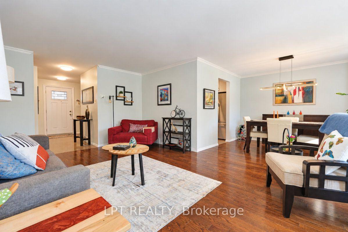 Photo 10 of 65 Coolspring Crescent, Ottawa, Borden Farm/Stewart Farm/Carleton Heights/Parkwood Hills — HOMEH