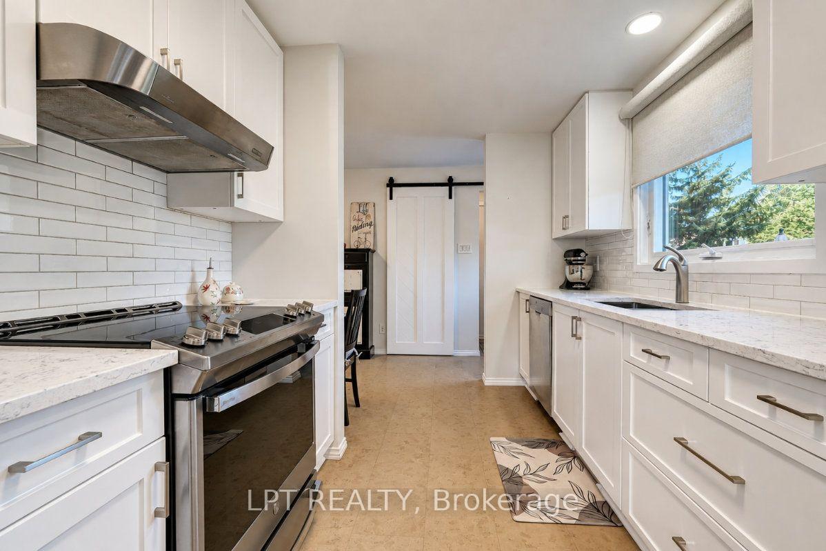 Photo 19 of 65 Coolspring Crescent, Ottawa, Borden Farm/Stewart Farm/Carleton Heights/Parkwood Hills — HOMEH