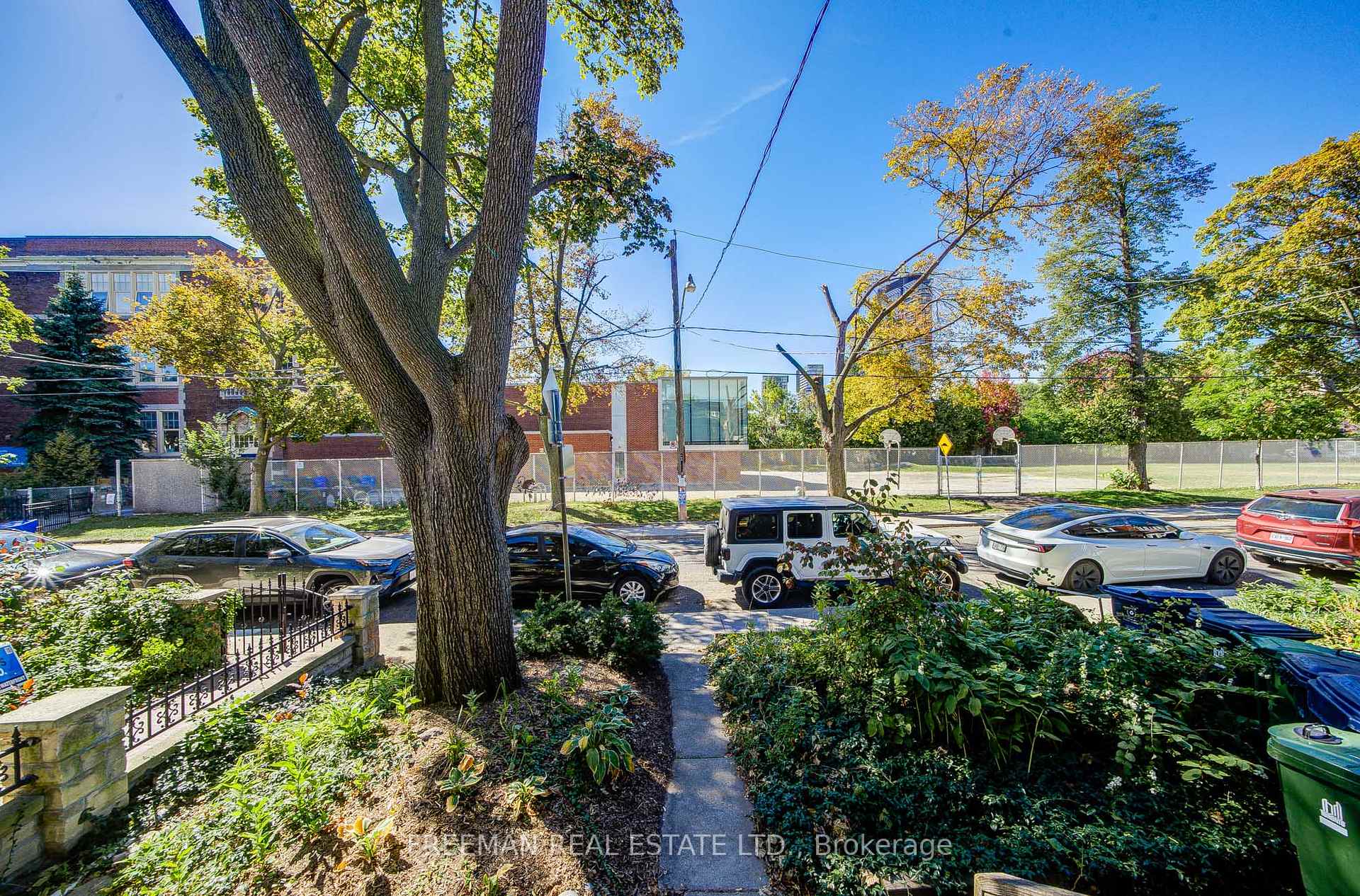 Photo 5 of 257 Bartlett Avenue, Toronto, Dovercourt-Wallace Emerson-Junction — HOMEH