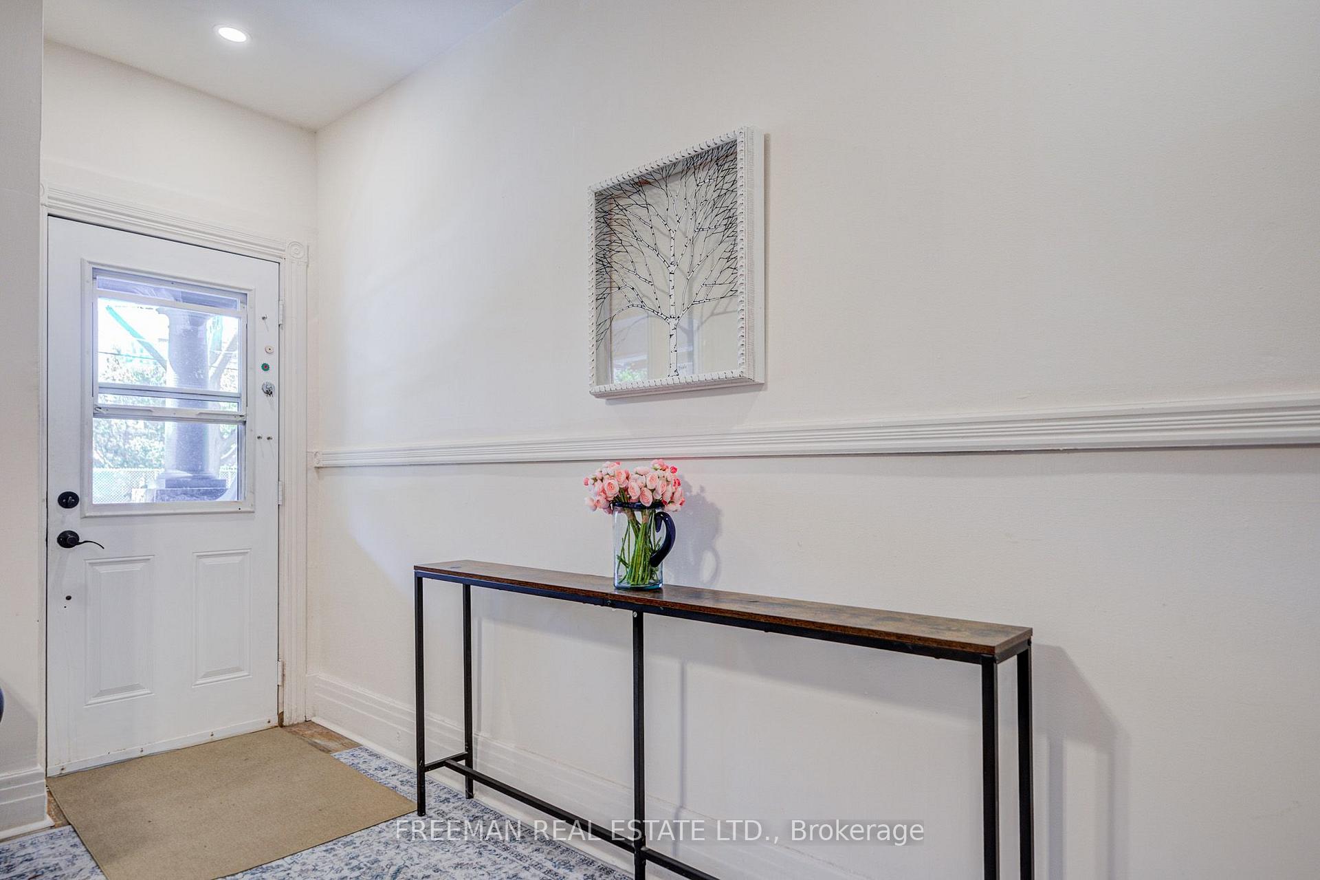 Photo 7 of 257 Bartlett Avenue, Toronto, Dovercourt-Wallace Emerson-Junction — HOMEH
