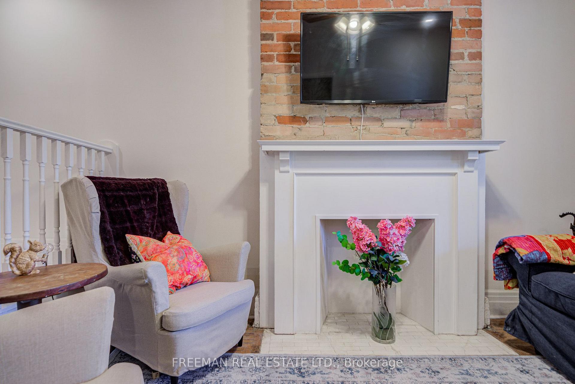 Photo 10 of 257 Bartlett Avenue, Toronto, Dovercourt-Wallace Emerson-Junction — HOMEH
