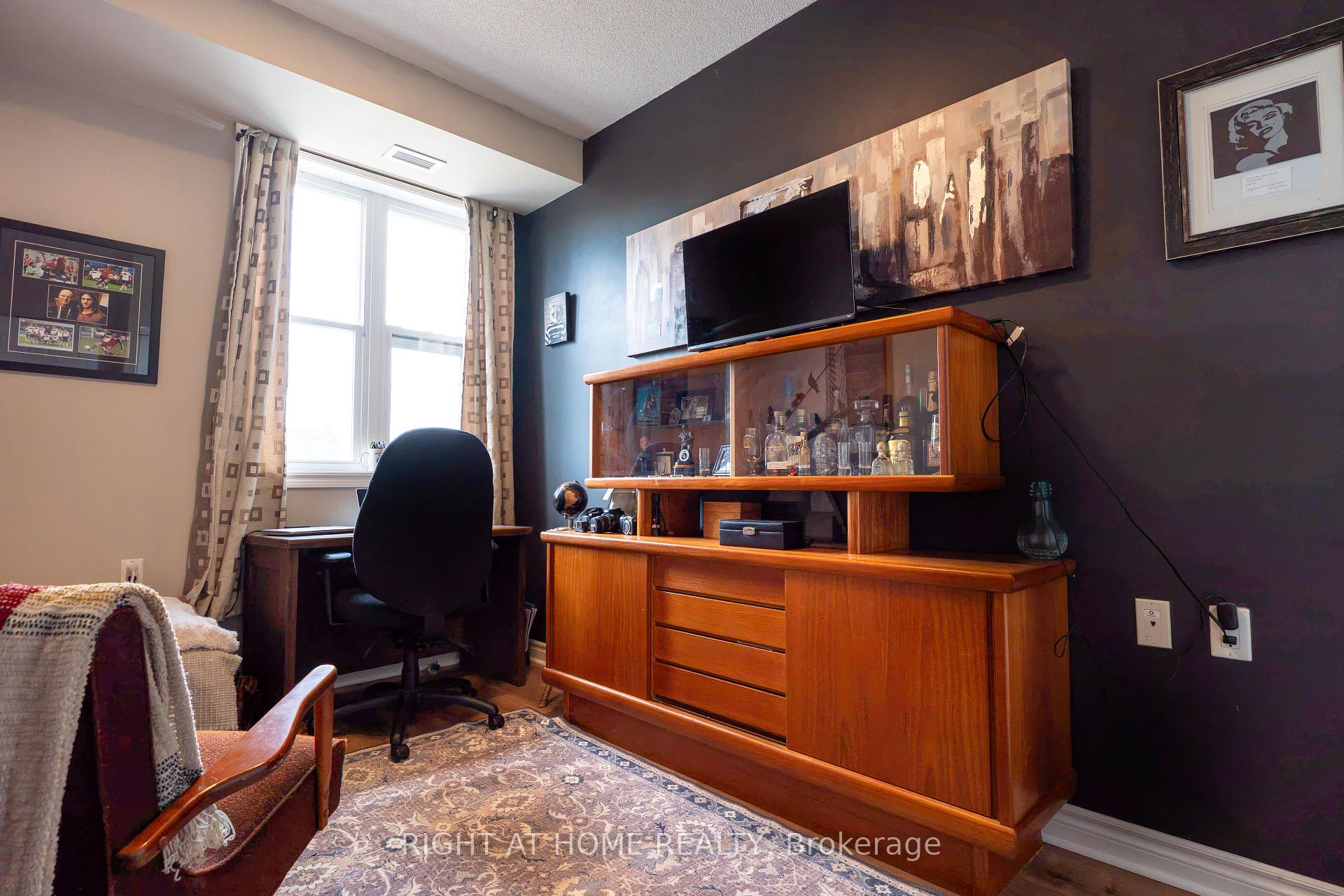 Photo 13 of Unit 202, 15450 Yonge Street, Aurora, Aurora Heights — HOMEH