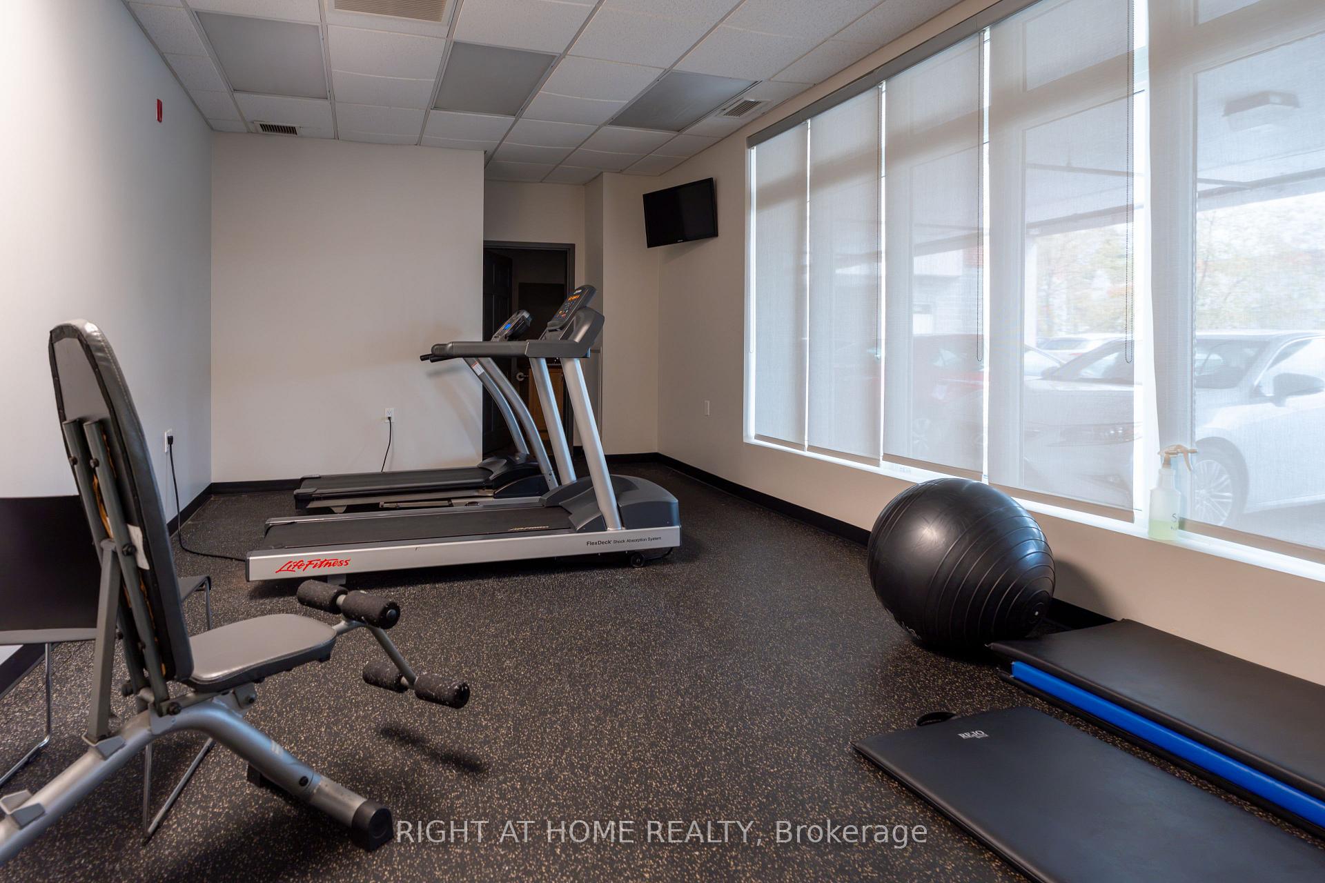 Photo 21 of Unit 202, 15450 Yonge Street, Aurora, Aurora Heights — HOMEH