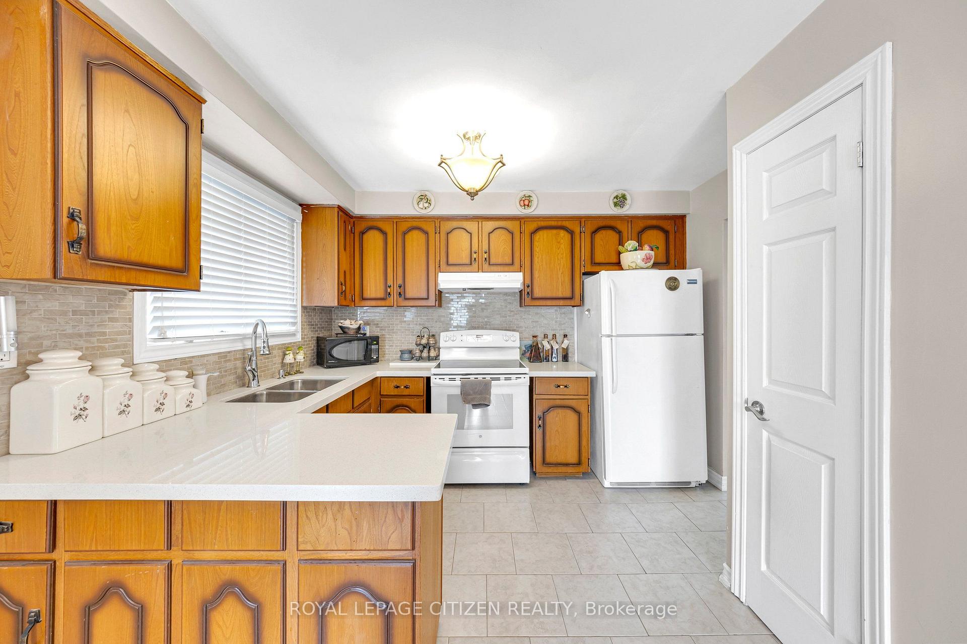 Photo 5 of 57 Bakerton Drive, Scarborough, Woburn — HOMEH