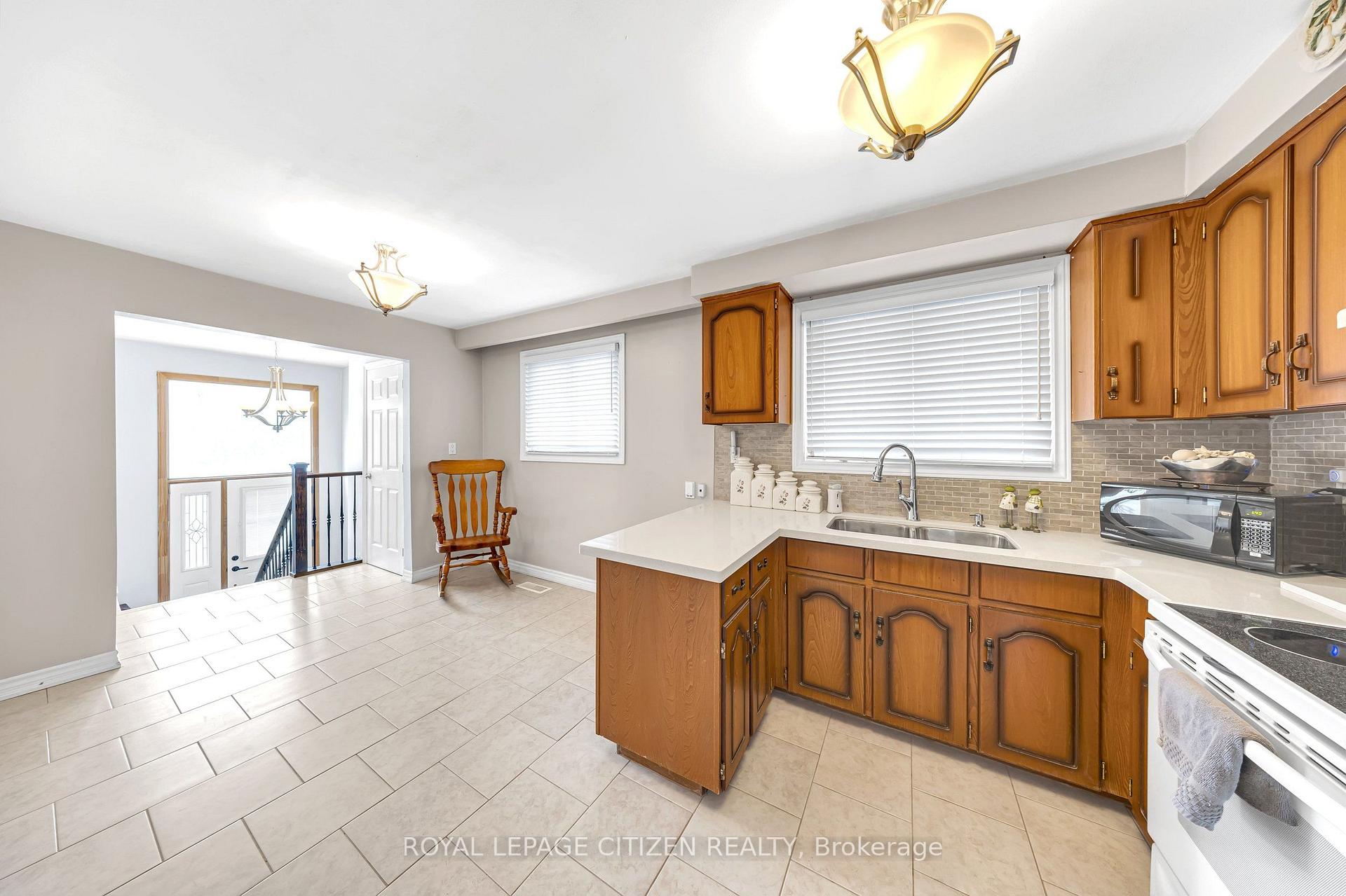 Photo 11 of 57 Bakerton Drive, Scarborough, Woburn — HOMEH
