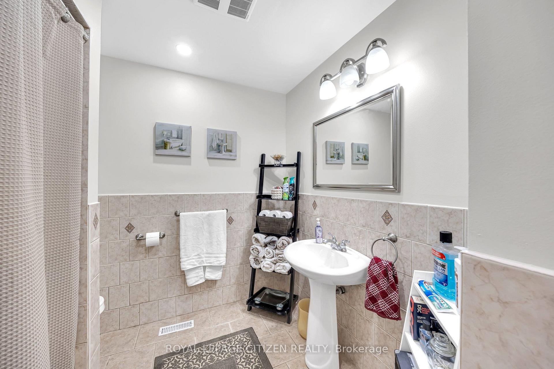 Photo 16 of 57 Bakerton Drive, Scarborough, Woburn — HOMEH