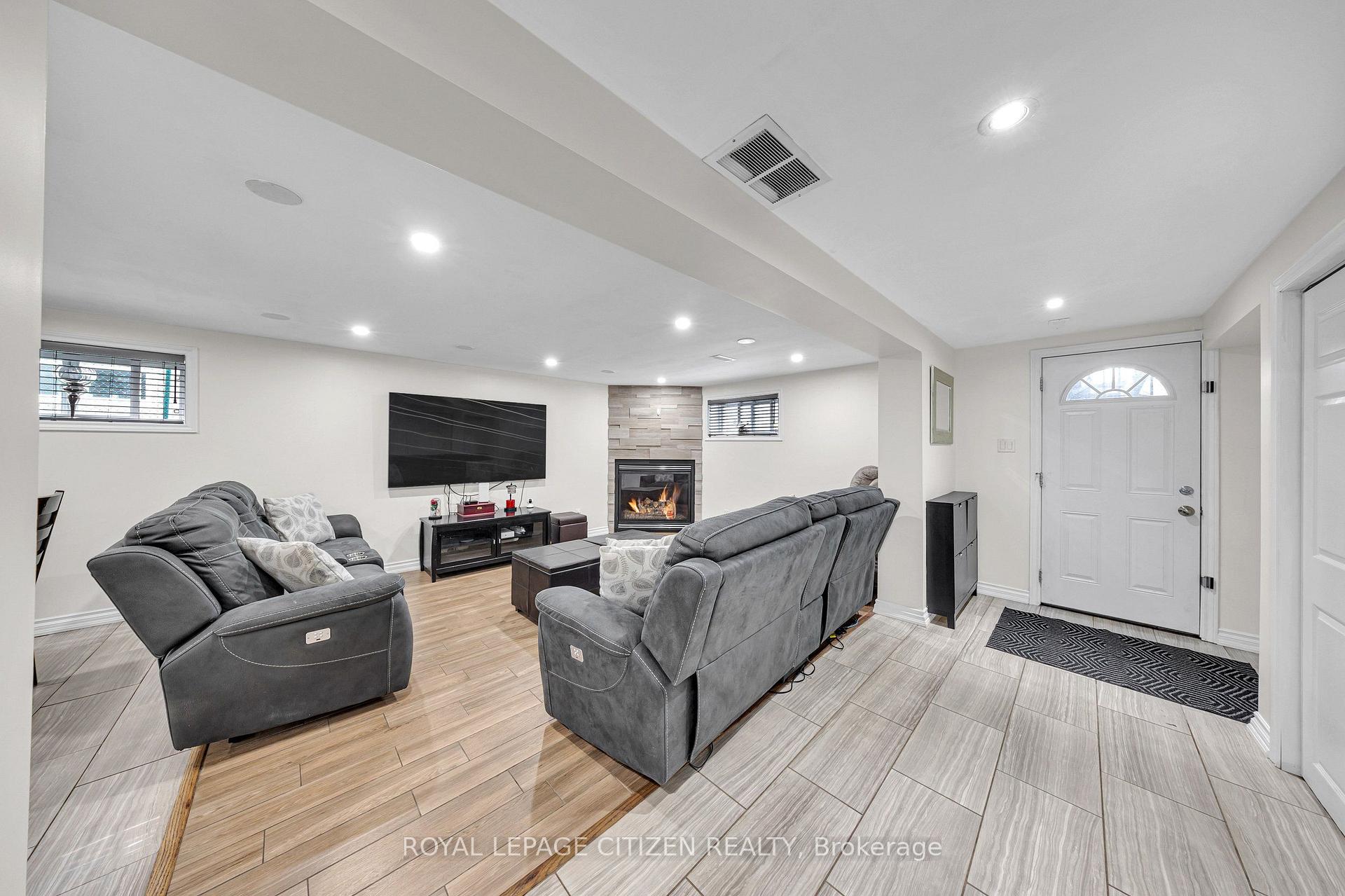 Photo 37 of 57 Bakerton Drive, Scarborough, Woburn — HOMEH