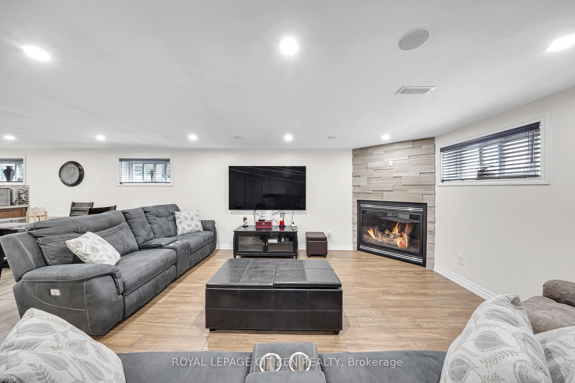 Photo 38 of 57 Bakerton Drive, Scarborough, Woburn — HOMEH