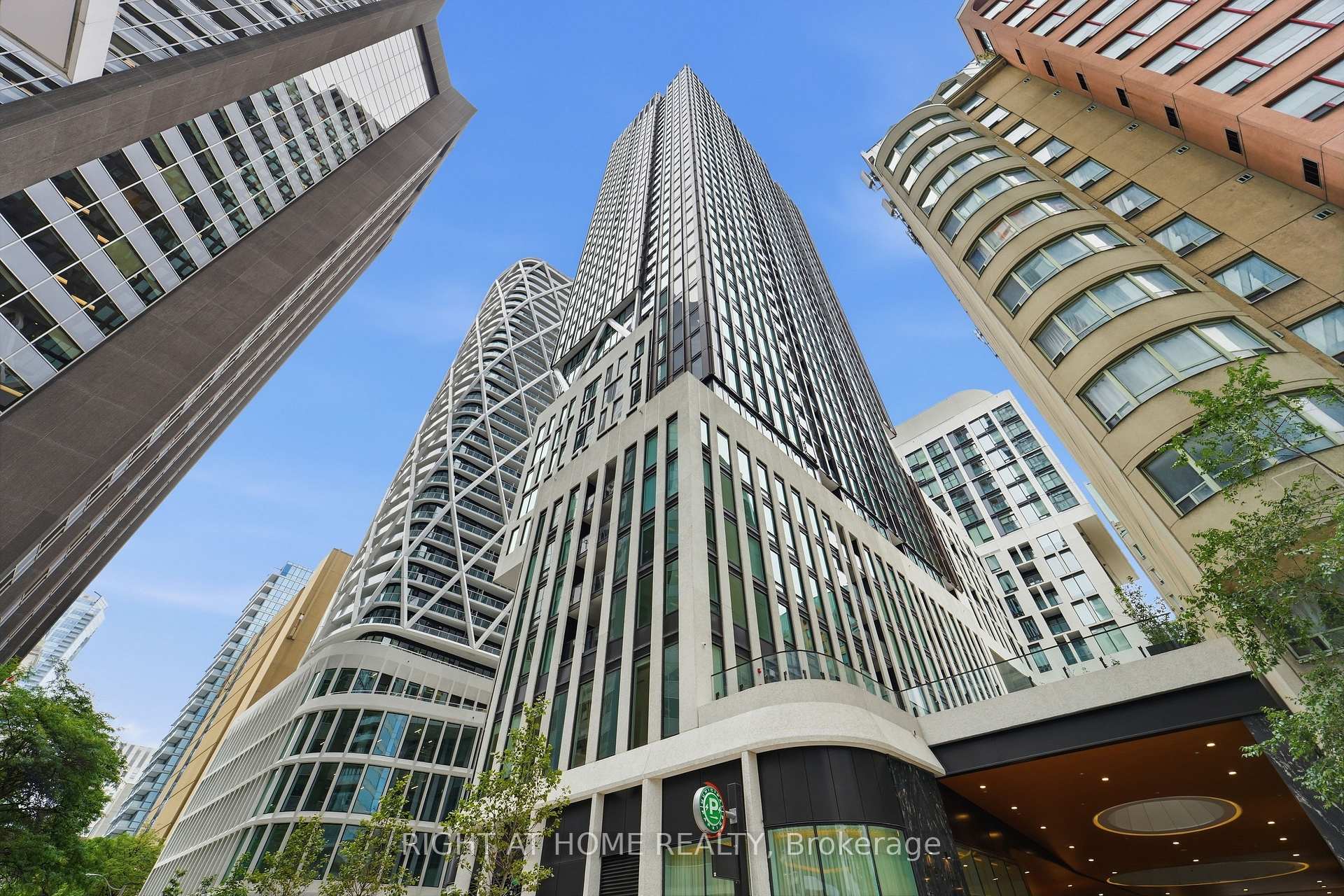 Photo of Unit 803, 238 Simcoe Street