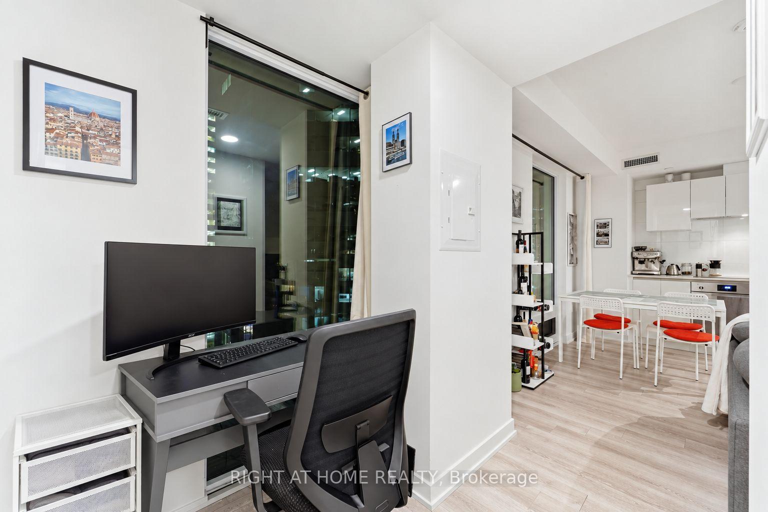 Photo 9 of Unit 803, 238 Simcoe Street, Toronto, Kensington-Chinatown — HOMEH