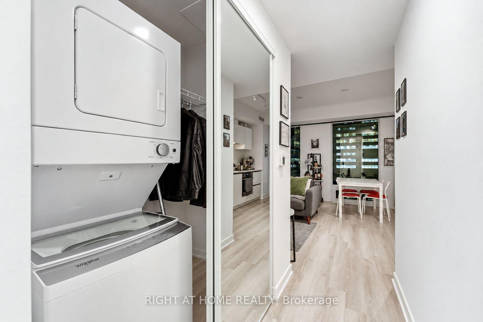 Photo 13 of Unit 803, 238 Simcoe Street, Toronto, Kensington-Chinatown — HOMEH