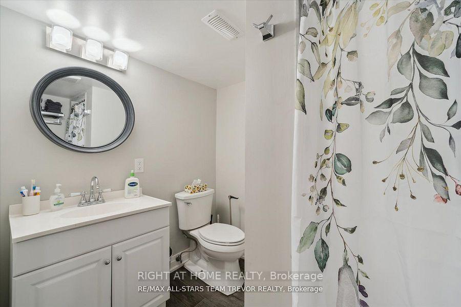 Photo 15 of Unit LOWER, 6 Newlands Avenue, Georgina, Keswick South — HOMEH