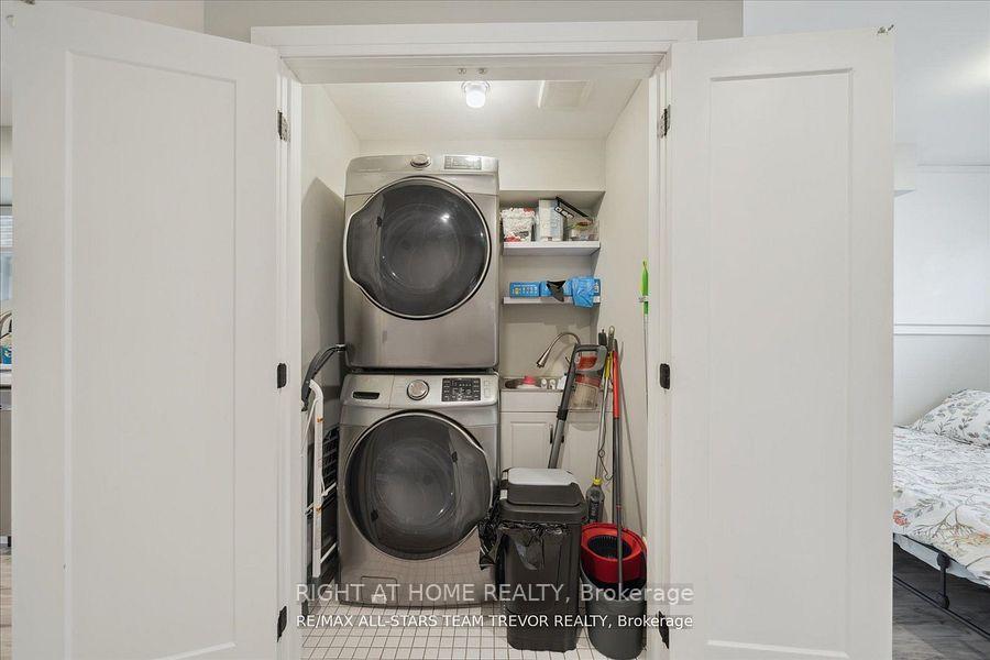 Photo 17 of Unit LOWER, 6 Newlands Avenue, Georgina, Keswick South — HOMEH