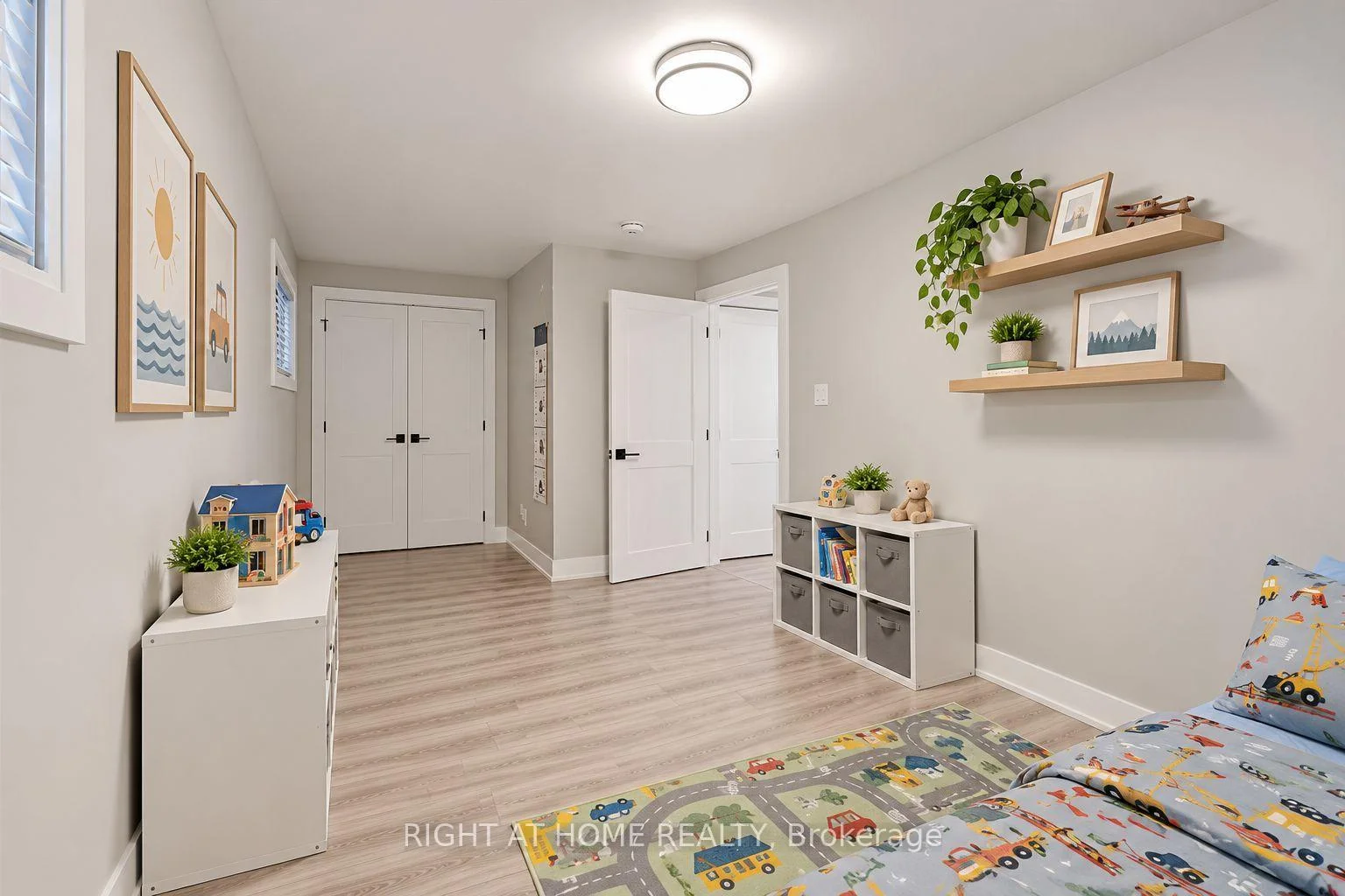 Photo 14 of Unit LOWER, 6 Newlands Avenue, Georgina, Keswick South — HOMEH