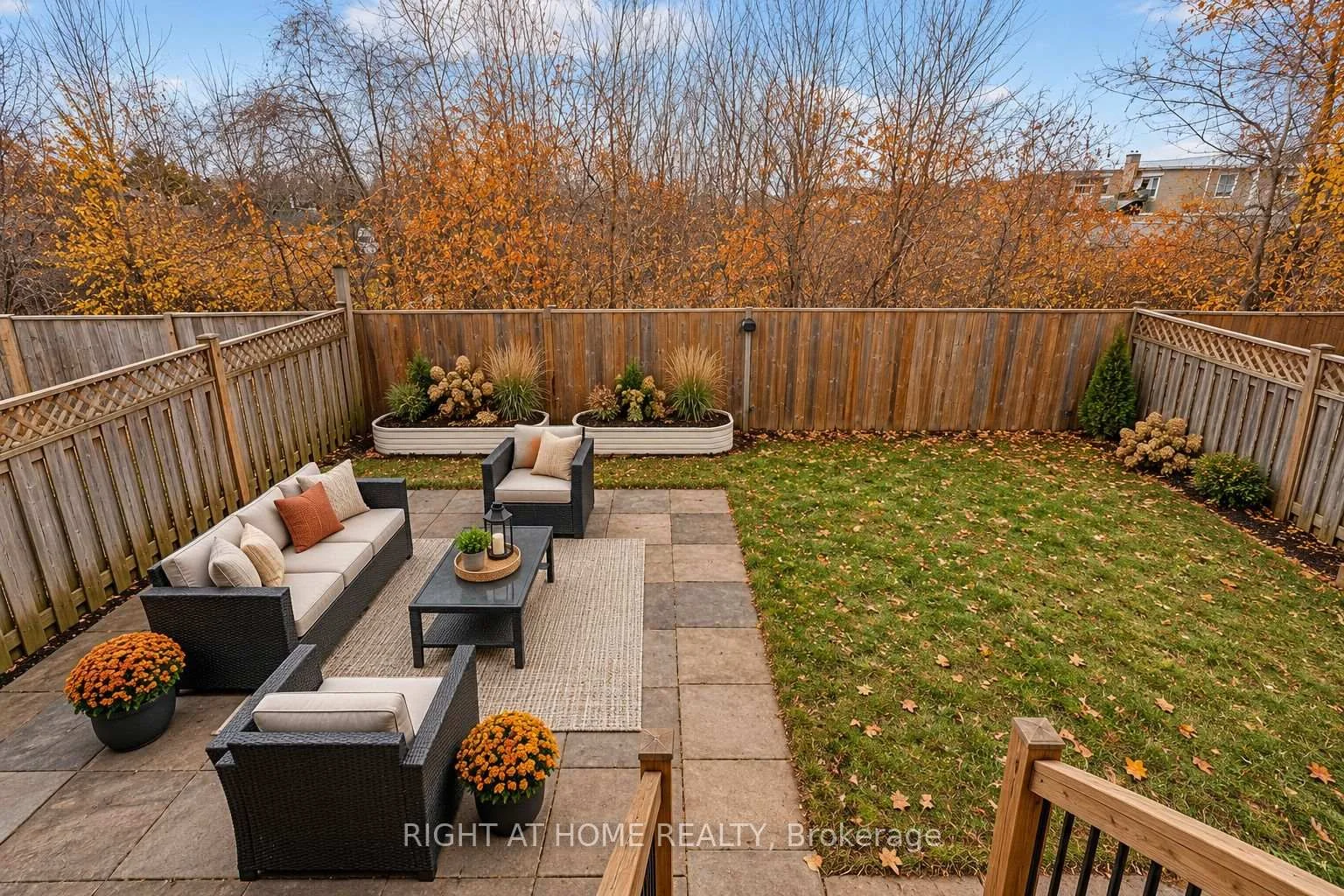 Photo 20 of Unit LOWER, 6 Newlands Avenue, Georgina, Keswick South — HOMEH