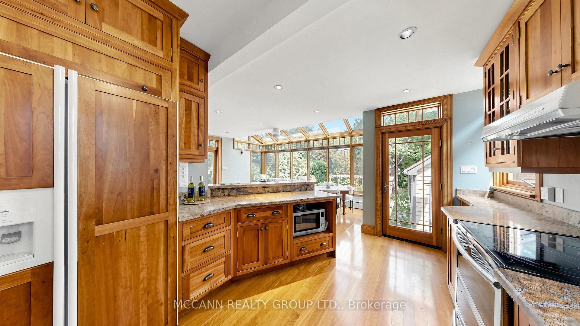 Photo 14 of 252 Sheldrake Boulevard, Toronto, Mount Pleasant East — HOMEH