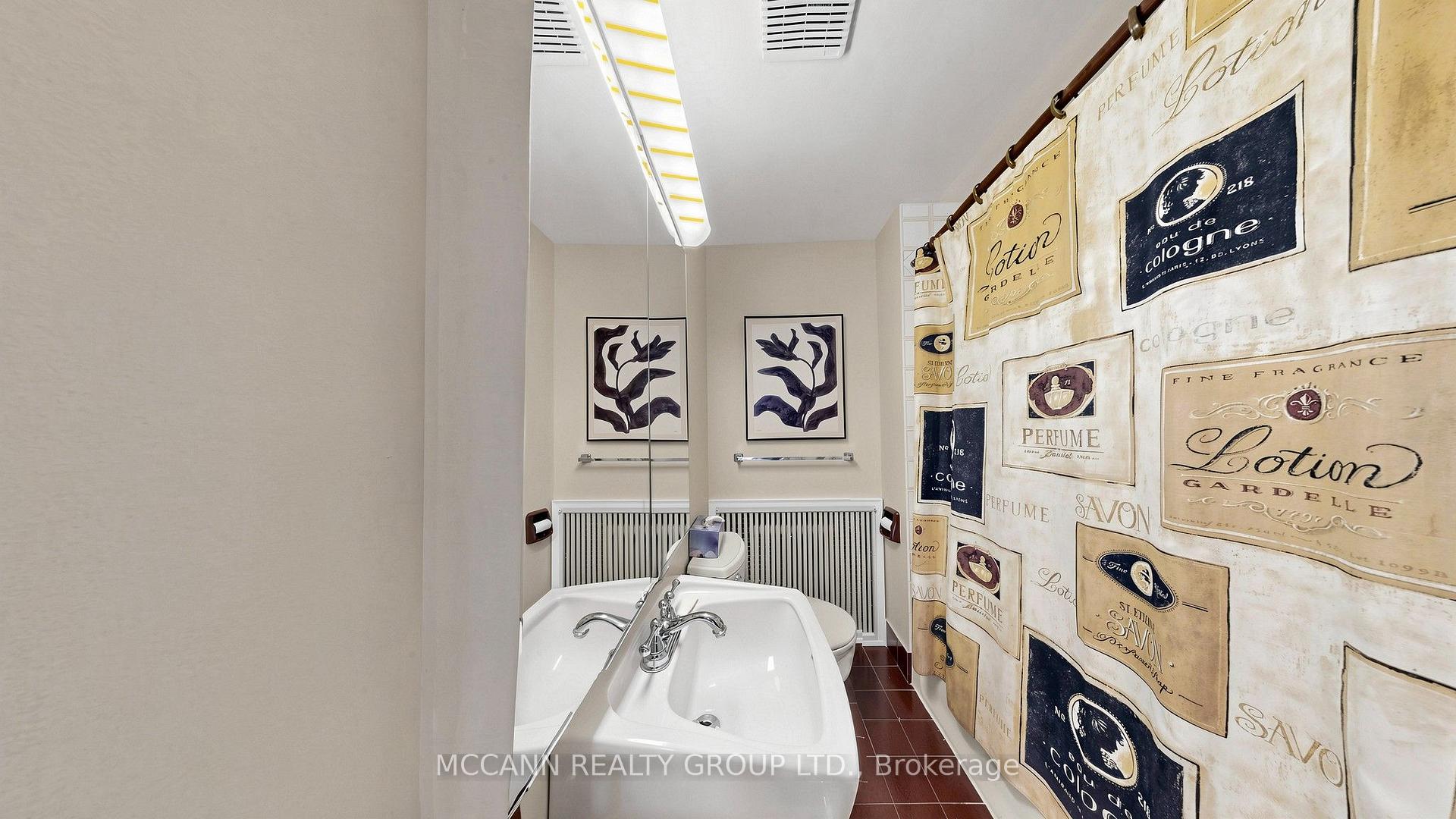 Photo 33 of 252 Sheldrake Boulevard, Toronto, Mount Pleasant East — HOMEH