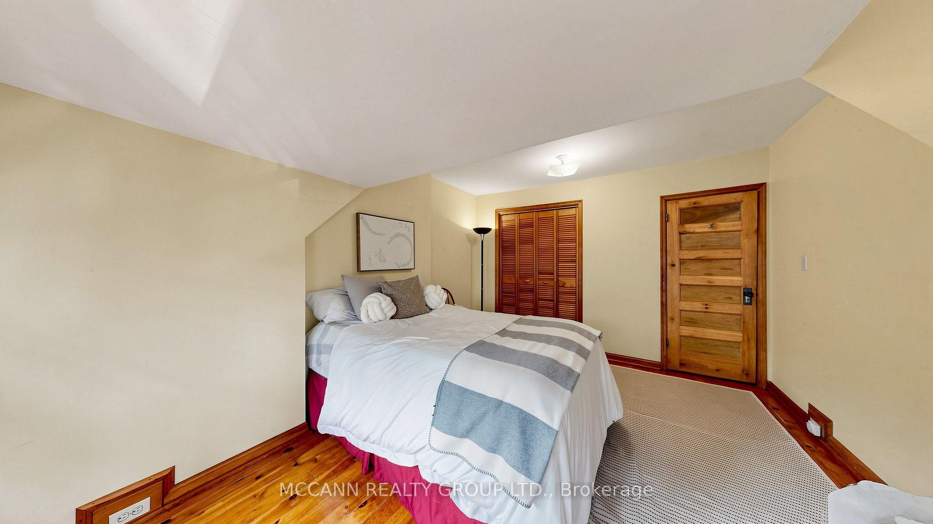 Photo 36 of 252 Sheldrake Boulevard, Toronto, Mount Pleasant East — HOMEH