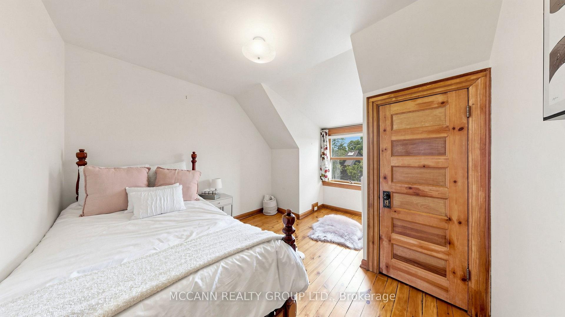 Photo 39 of 252 Sheldrake Boulevard, Toronto, Mount Pleasant East — HOMEH