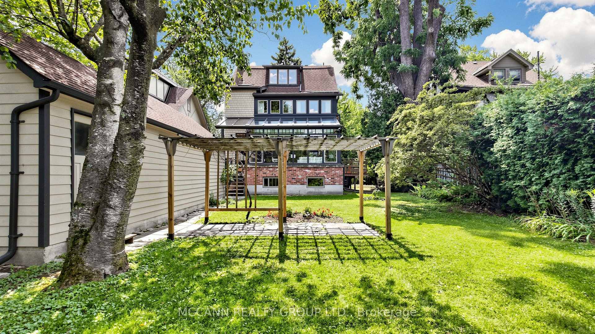 Photo 47 of 252 Sheldrake Boulevard, Toronto, Mount Pleasant East — HOMEH
