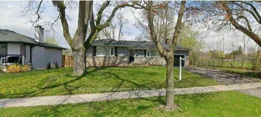 Photo of 4447 Spruce Avenue