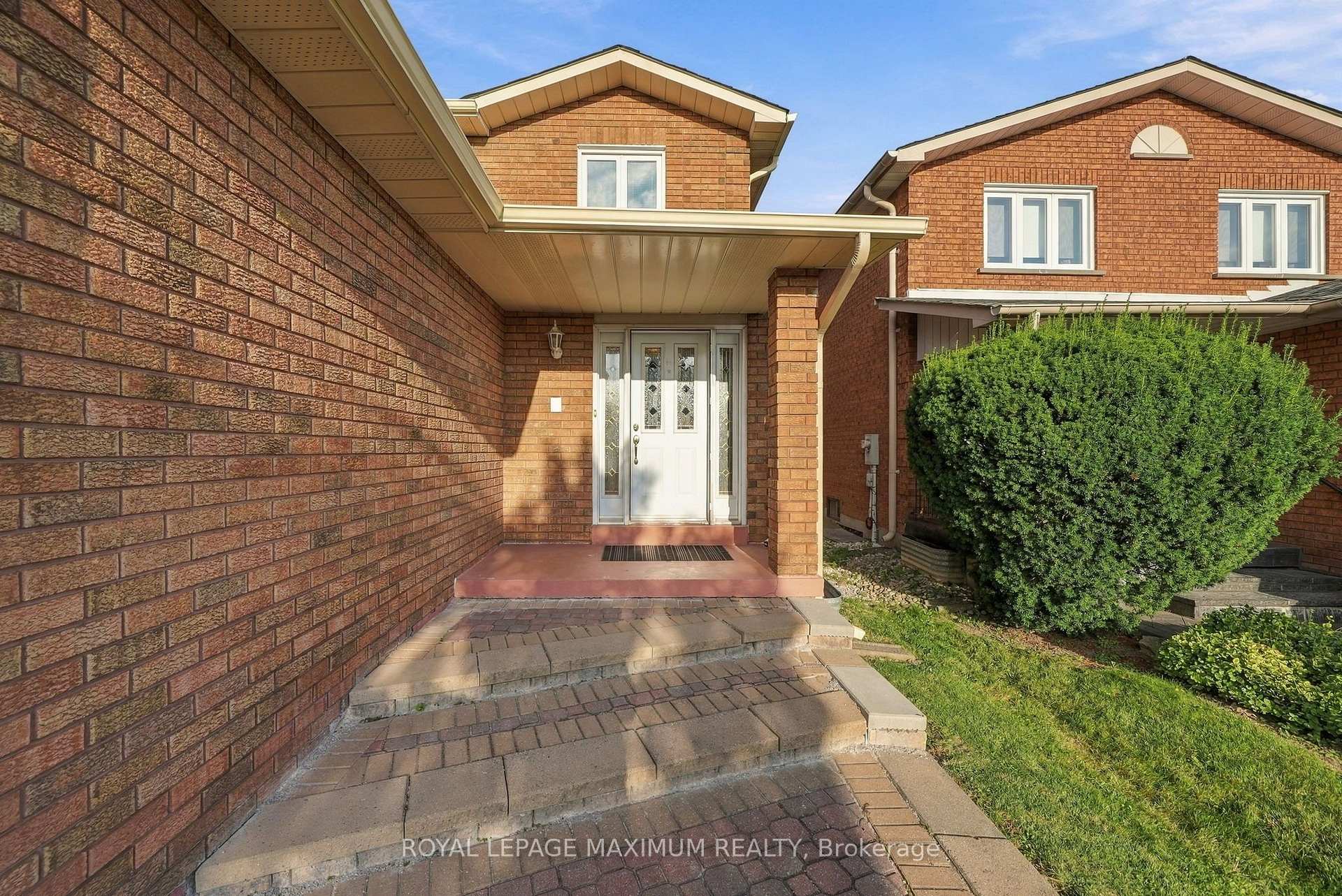 Photo 6 of 182 Nestor Crescent, Vaughan, East Woodbridge — HOMEH