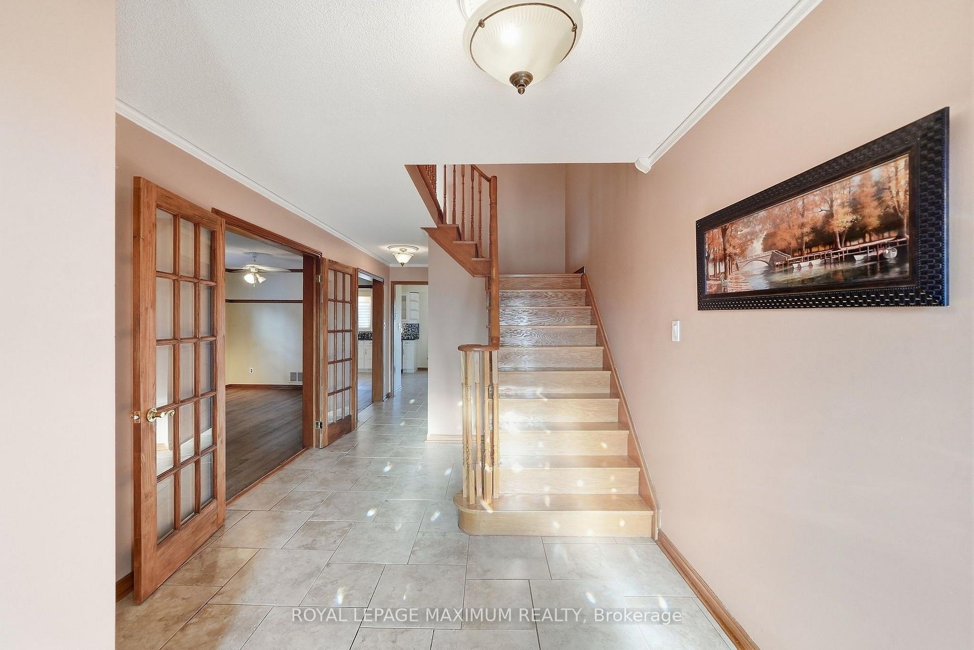 Photo 9 of 182 Nestor Crescent, Vaughan, East Woodbridge — HOMEH
