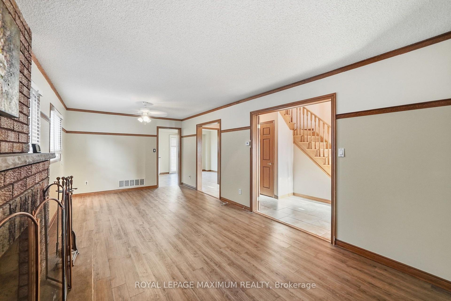 Photo 10 of 182 Nestor Crescent, Vaughan, East Woodbridge — HOMEH