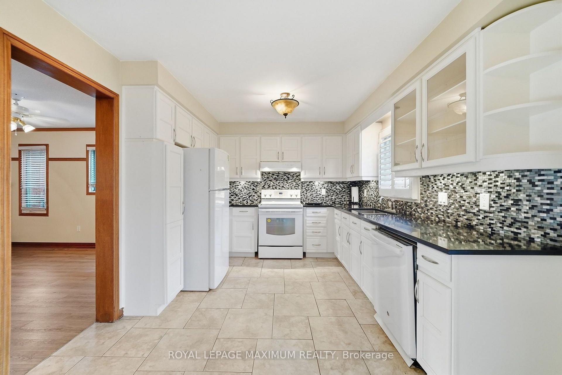 Photo 16 of 182 Nestor Crescent, Vaughan, East Woodbridge — HOMEH