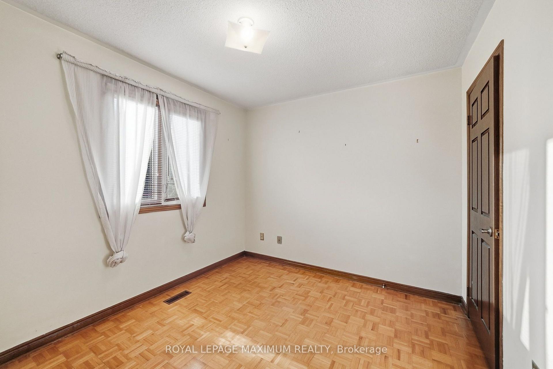 Photo 22 of 182 Nestor Crescent, Vaughan, East Woodbridge — HOMEH
