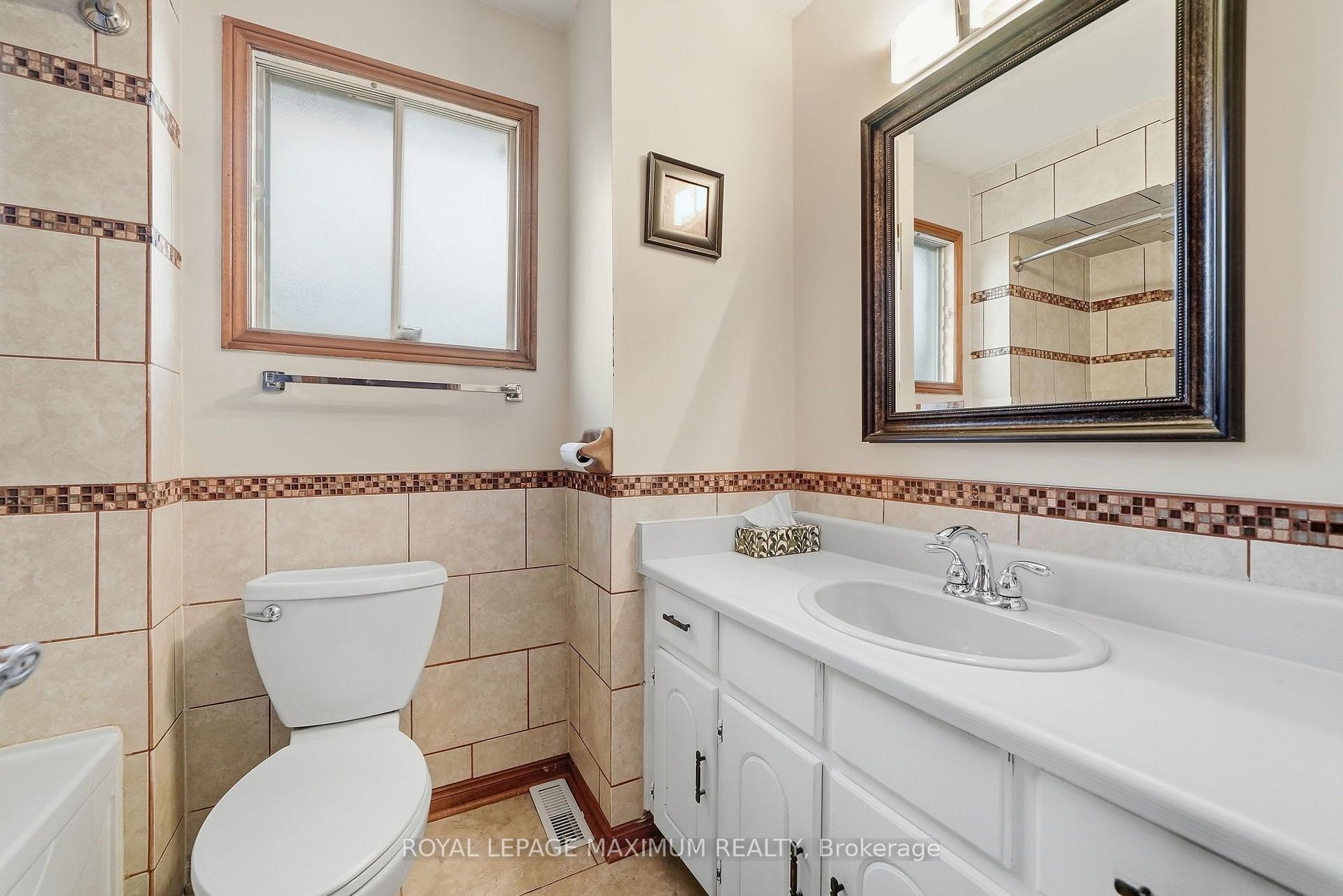 Photo 32 of 182 Nestor Crescent, Vaughan, East Woodbridge — HOMEH