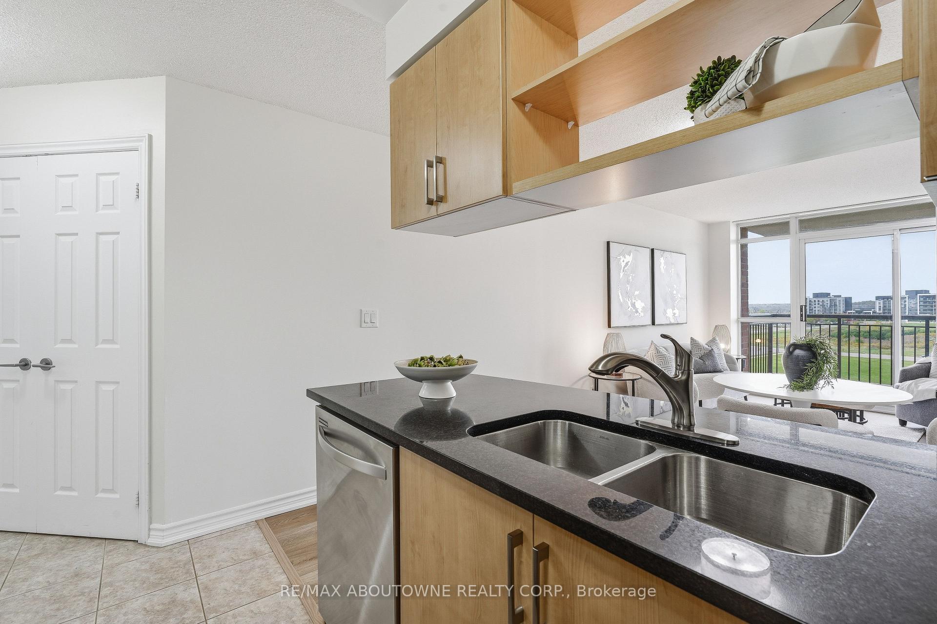 Photo 6 of Unit 709, 2391 Central Park Drive, Oakville, River Oaks — HOMEH