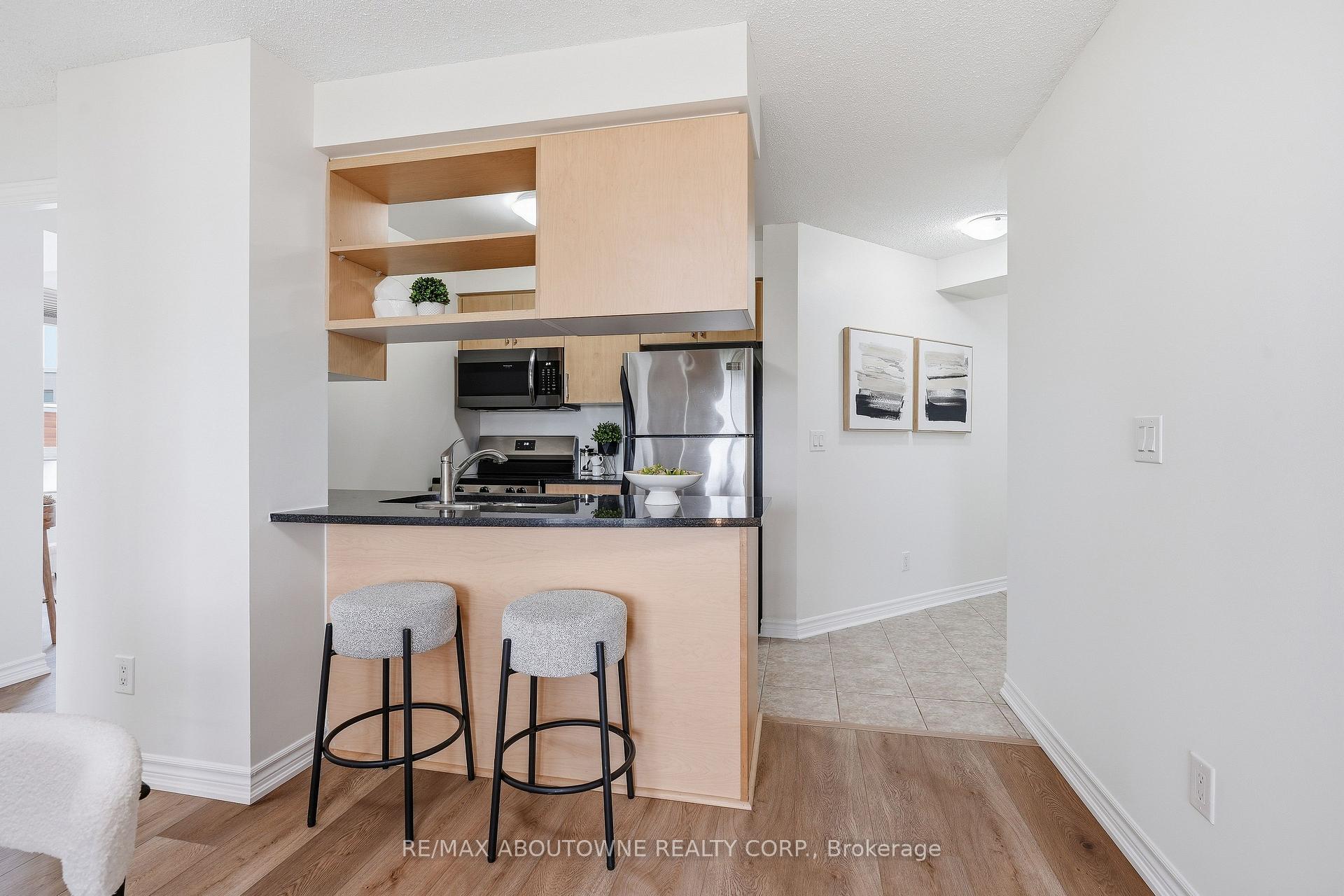 Photo 9 of Unit 709, 2391 Central Park Drive, Oakville, River Oaks — HOMEH