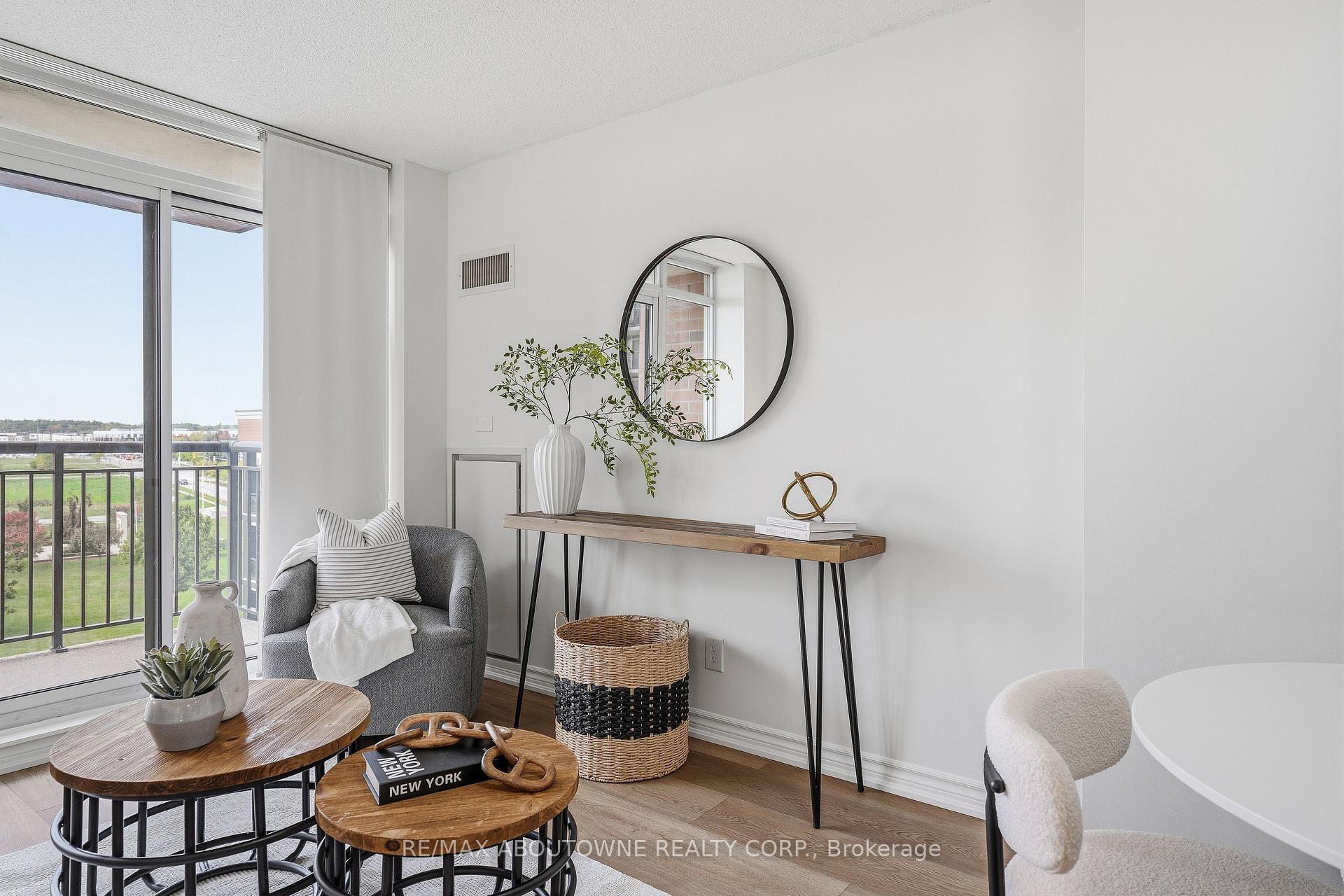 Photo 2 of Unit 709, 2391 Central Park Drive, Oakville, River Oaks — HOMEH