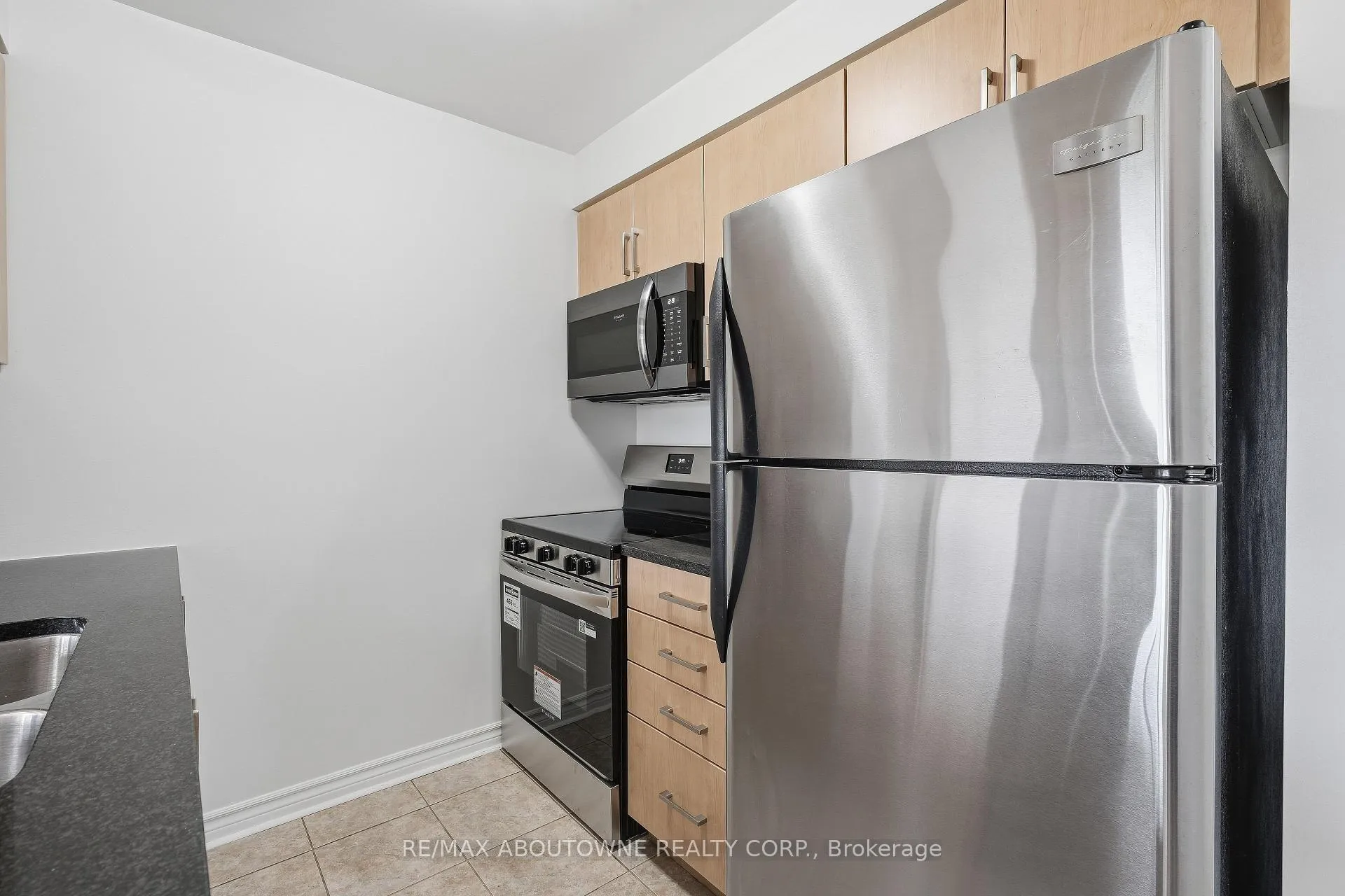 Photo 7 of Unit 709, 2391 Central Park Drive, Oakville, River Oaks — HOMEH