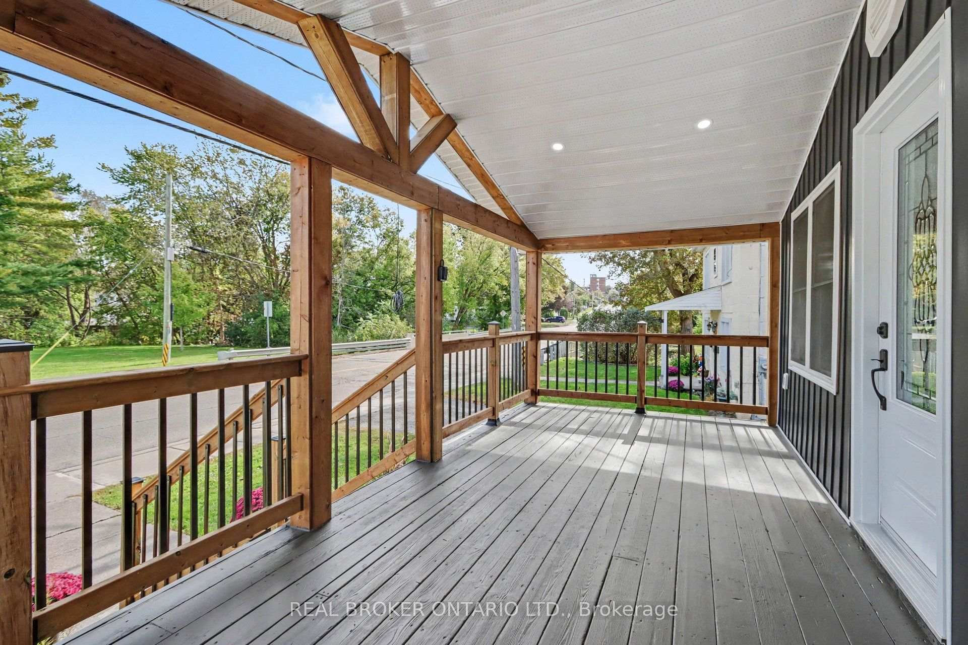Photo 3 of 190 Ormond Street, Brockville, Brockville — HOMEH